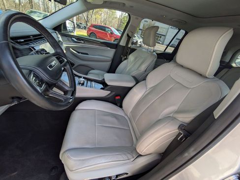 Used 2021 Jeep Grand Cherokee L Overland w/ Advanced Protech Group III image 19