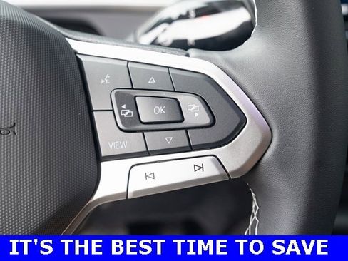 New 2025 Volkswagen Tiguan SE image 23