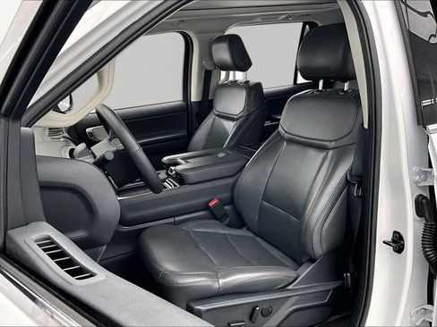 Certified 2025 Ford Expedition Active AWD/4WD image 25