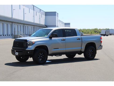 Used 2017 Toyota Tundra Limited image 1