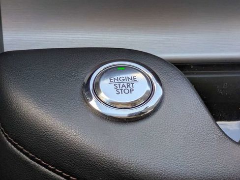 Used 2023 Lincoln Aviator Standard image 27