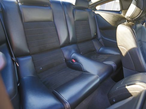 Used 2013 Ford Mustang GT Premium image 18