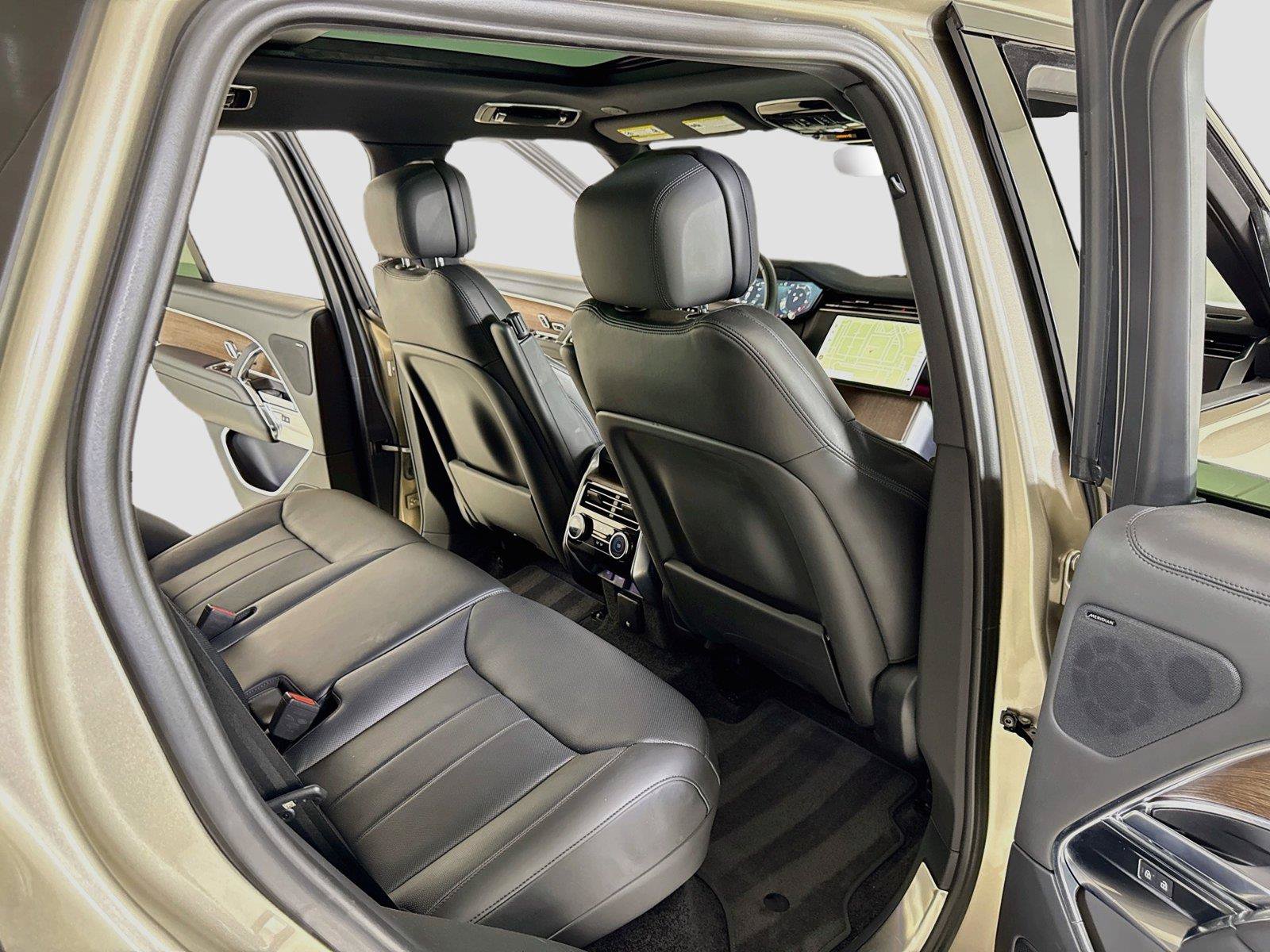 Used 2024 Land Rover Range Rover SE AWD/4WD image 24