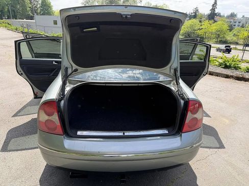 Used 2005 Volkswagen Passat GL FWD image 41