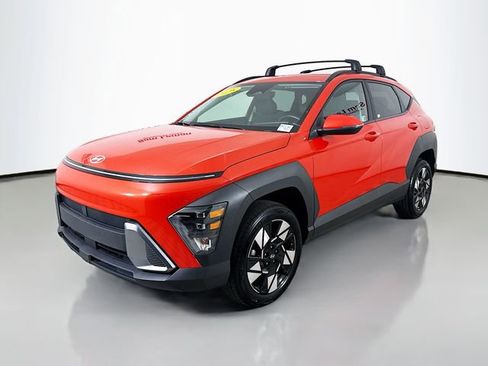 Used 2025 Hyundai Kona SEL AWD/4WD image 3