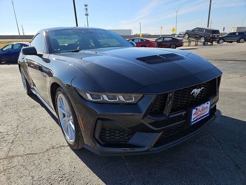 Used 2024 Ford Mustang GT Premium image 11
