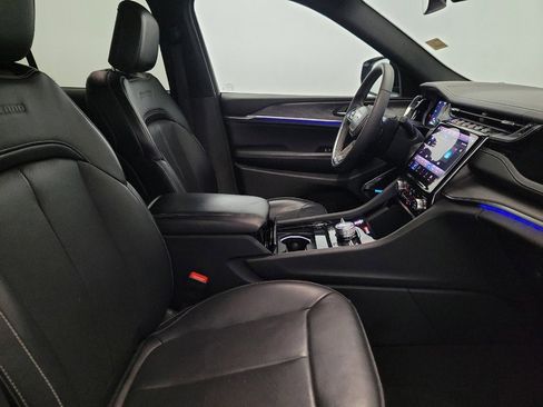 Used 2022 Jeep Grand Cherokee Overland image 21