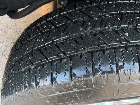 Used 2024 RAM 2500 Big Horn w/ Sport Appearance Package image 11