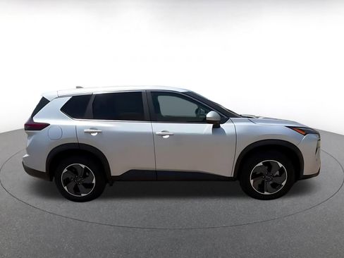 Used 2025 Nissan Rogue SV FWD image 15