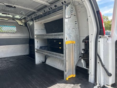 Used 2017 Chevrolet Express 2500 RWD image 23