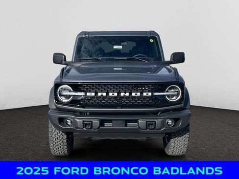 New 2025 Ford Bronco Badlands w/ Black Appearance Package AWD/4WD image 8