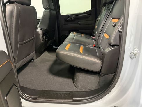 Used 2025 GMC Sierra 1500 AT4 w/ AT4 Preferred Package AWD/4WD image 47