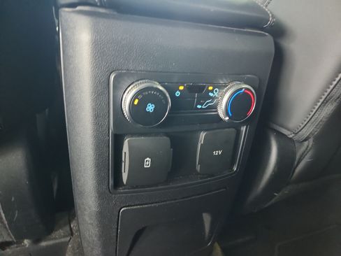 Used 2022 Ford Explorer XLT w/ Equipment Group 202A RWD image 18