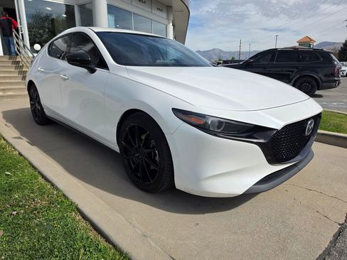 Used 2019 MAZDA MAZDA3 AWD Hatchback w/ Premium Pkg image 3