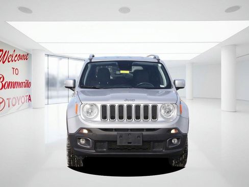 Used 2018 Jeep Renegade Limited image 4