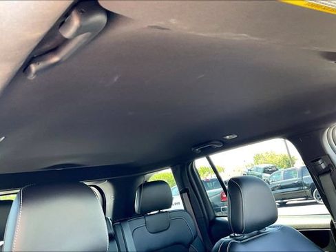 Used 2023 Jeep Grand Cherokee Altitude AWD/4WD image 17