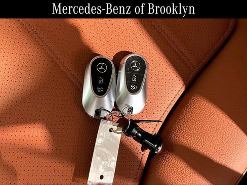 Used 2023 Mercedes-Benz GLC 300 4MATIC image 13