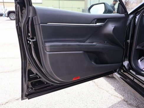 Used 2024 Toyota Camry SE image 19