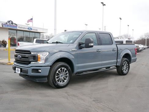 Certified 2022 Ford Explorer XLT w/ Equipment Group 202A image 28