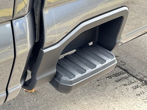 Used 2023 Ford F350 Lariat w/ Chrome Package image 15