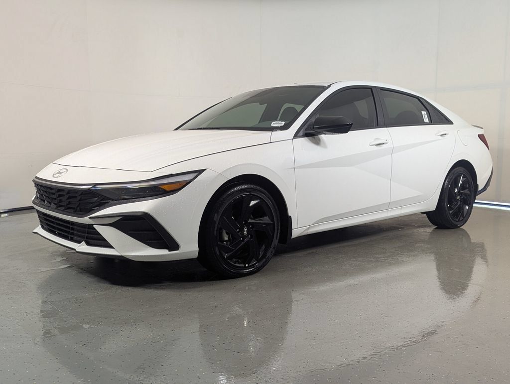 New 2026 Hyundai Elantra SEL FWD image 3
