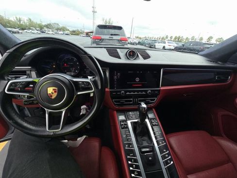Used 2021 Porsche Macan Turbo image 6