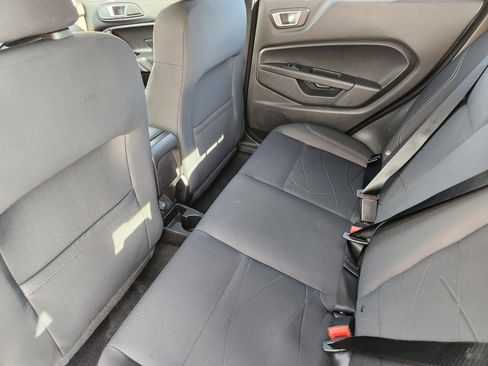 Used 2015 Ford Fiesta SE image 29