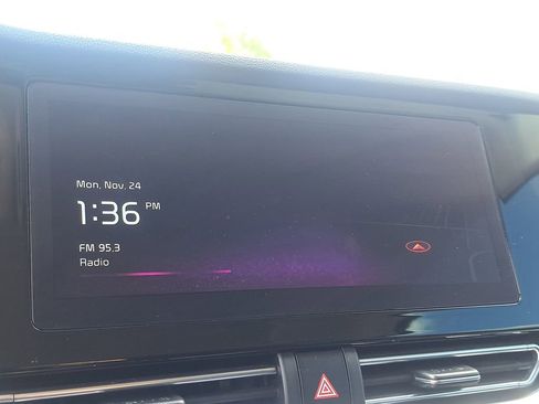 Used 2022 Kia Niro EX Premium image 21