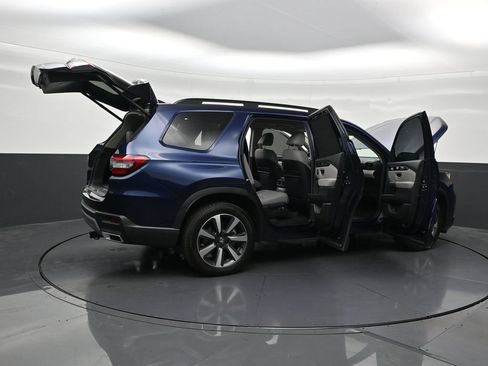 Used 2025 Honda Pilot Touring image 32