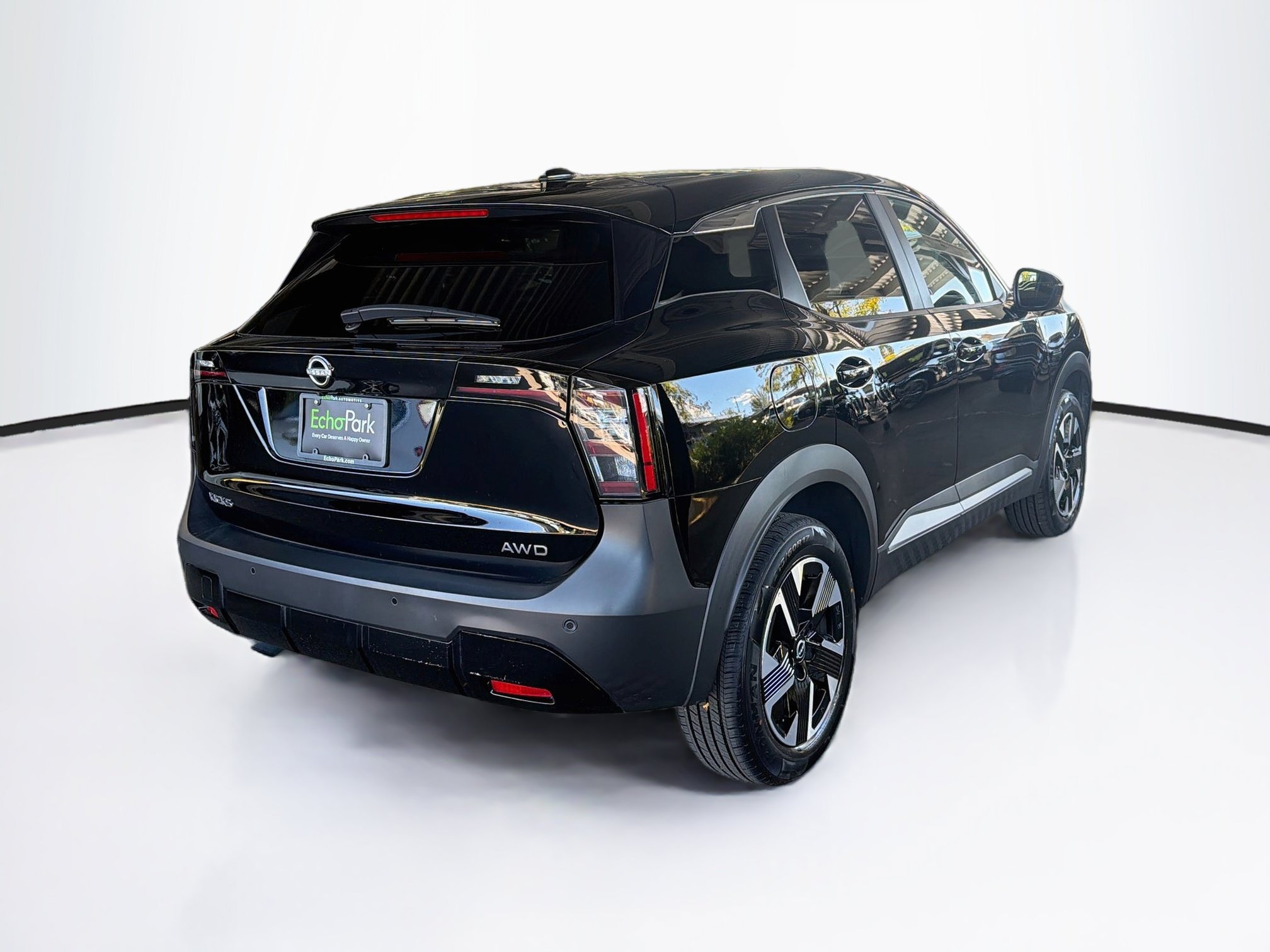 Used 2025 Nissan Kicks SV AWD/4WD image 9