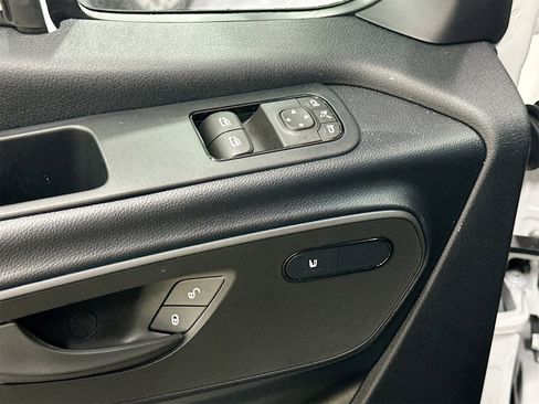 Used 2025 Mercedes-Benz Sprinter 2500 image 18