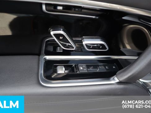 Used 2024 Land Rover Range Rover Long Wheelbase SE image 21