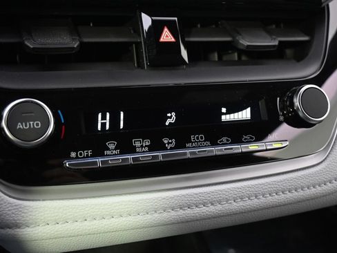 Used 2023 Toyota Corolla SE w/ Carpet Mat Package (TMS) FWD image 26