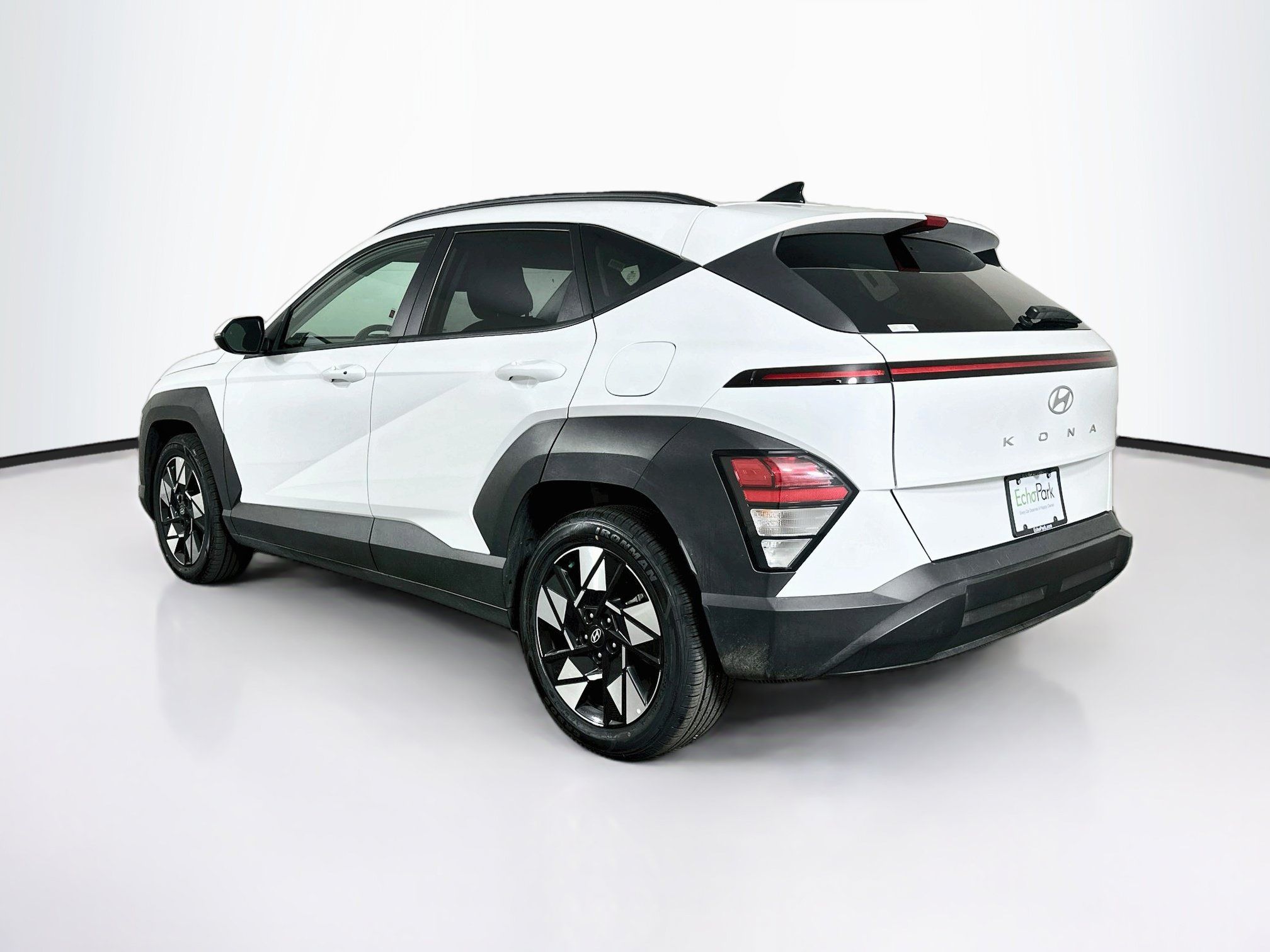 Used 2025 Hyundai Kona SEL FWD image 5