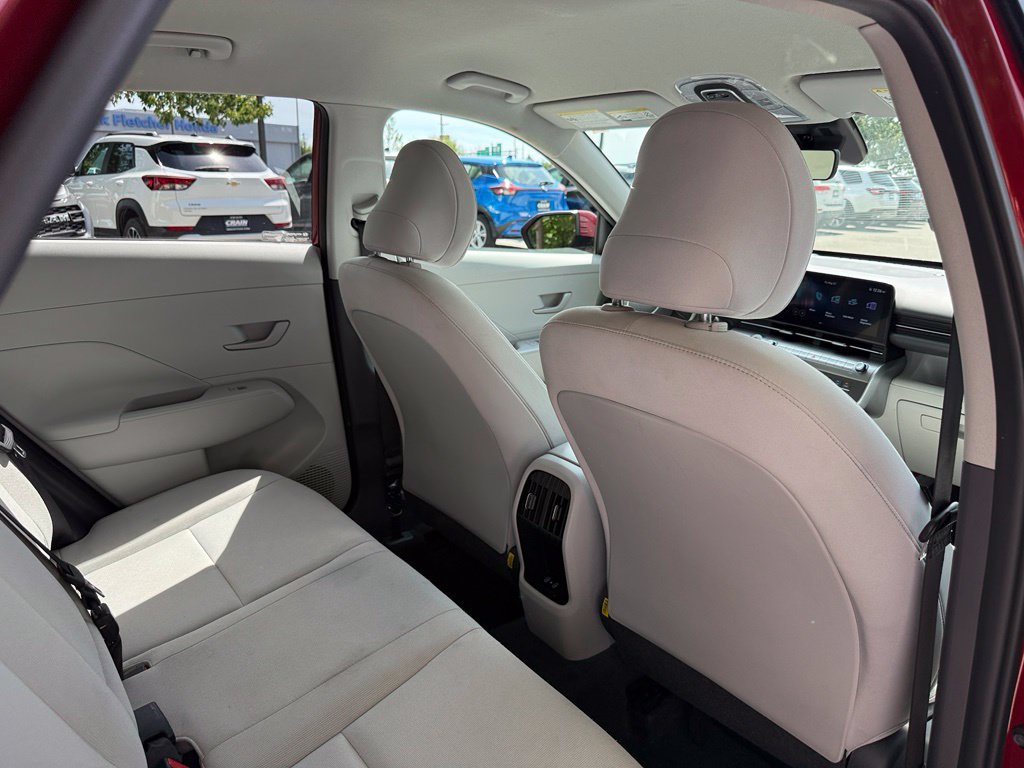 Used 2025 Hyundai Kona SEL FWD image 34