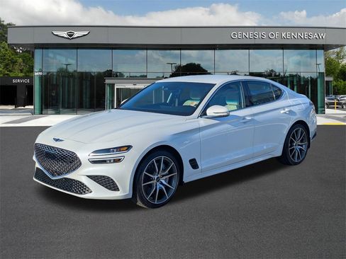 Used 2025 Genesis G70 2.5T image 3