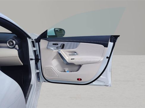 Used 2020 Mercedes-Benz CLA 250 image 17