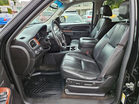 Used 2014 Chevrolet Suburban LT AWD/4WD image 15