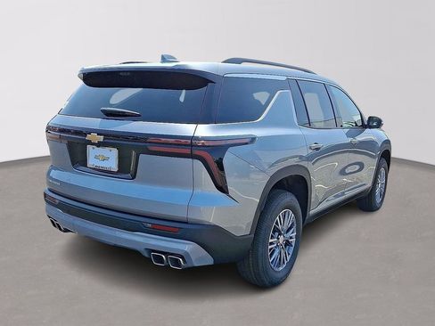 New 2026 Chevrolet Traverse LT w/ Driver Confidence Package FWD image 4