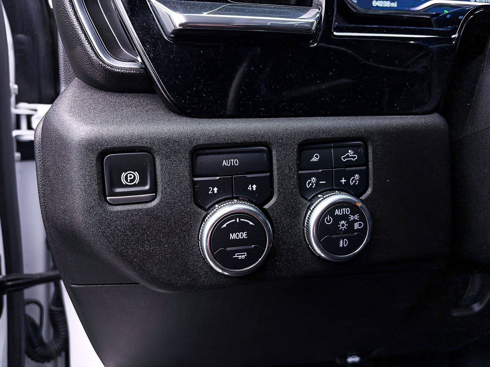 Used 2024 GMC Sierra 1500 SLT AWD/4WD image 4