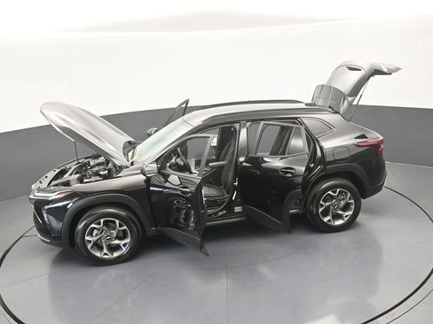 Used 2025 Chevrolet Trax LT w/ Driver Confidence Package FWD image 61