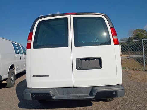 Used 2022 Chevrolet Express 2500 w/ Driver Convenience Package RWD image 5