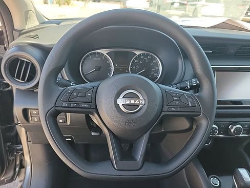 New 2025 Nissan Kicks Play S image 21