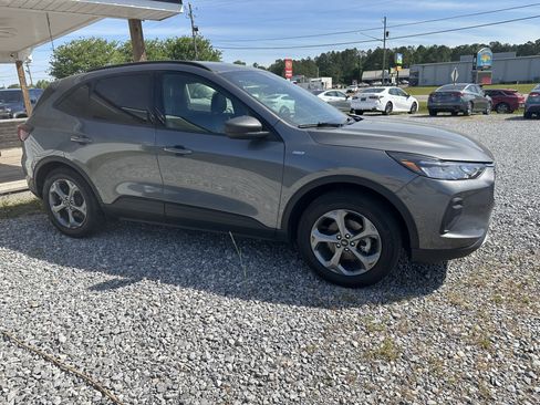 Used 2025 Ford Escape ST-Line FWD image 4