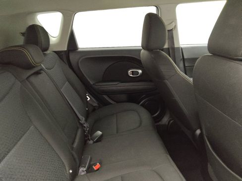 Used 2016 Kia Soul + FWD image 19