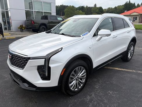 Used 2024 Cadillac XT4 Premium Luxury w/ Active Safety Package AWD/4WD image 3