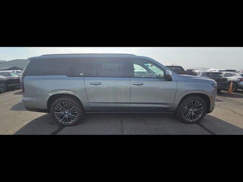 Used 2026 Cadillac Escalade ESV Platinum Sport w/ LPO, Floor Liner Package image 10