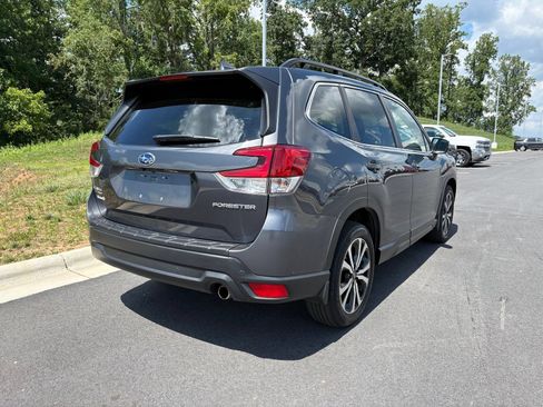 Certified 2023 Subaru Forester Limited AWD/4WD image 9
