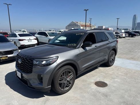 Used 2025 Ford Explorer ST-Line w/ ST-Line Street Pack AWD/4WD image 1