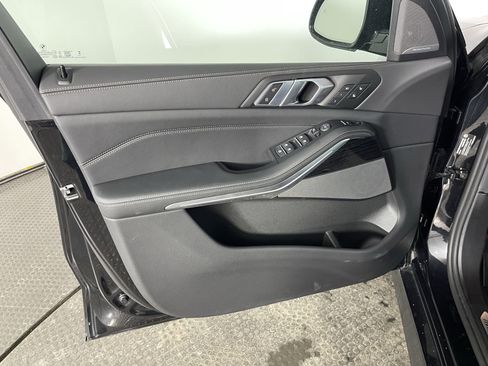 Certified 2025 BMW X5 xDrive40i w/ Executive Package image 10